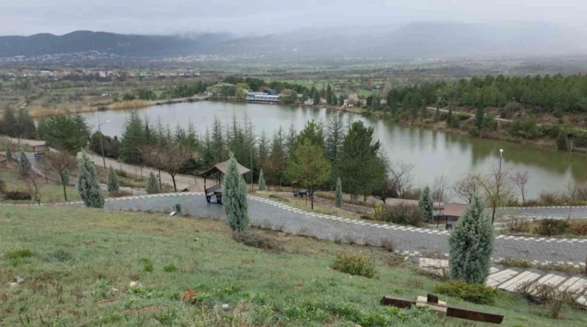 K&uuml;tahya&rsquo;da saklı cennet! İlkbaharla ortaya &ccedil;ıktı, kartpostalları aratmıyor 2