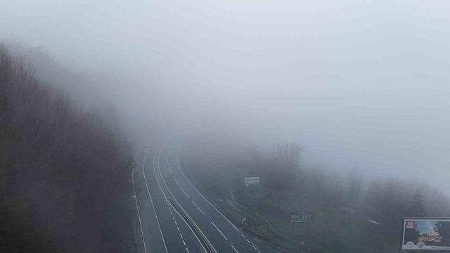 Bolu Dağı’nda sis ve sağanak etkili oluyor