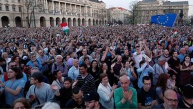 Macaristan'da muhalefetten seçim sonrası protesto eylemi