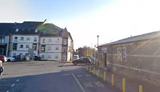 Tren istasyonunda korkun&ccedil; kavga: 2 g&ouml;zaltı, 4 yaralı!