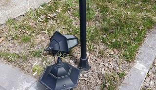 Kars&rsquo;ta Valilik Parkı&rsquo;nın ışıklandırma lambaları kırıldı