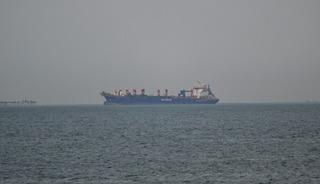 ABD-İran ateşkesi sonrası H&uuml;rm&uuml;z Boğazı'ndan ilk gemiler ge&ccedil;ti