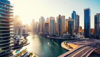 Dubai'de konut satışında y&uuml;zde 30'u aşan d&uuml;ş&uuml;ş: 'Oteller boş, sokaklar ıssız'