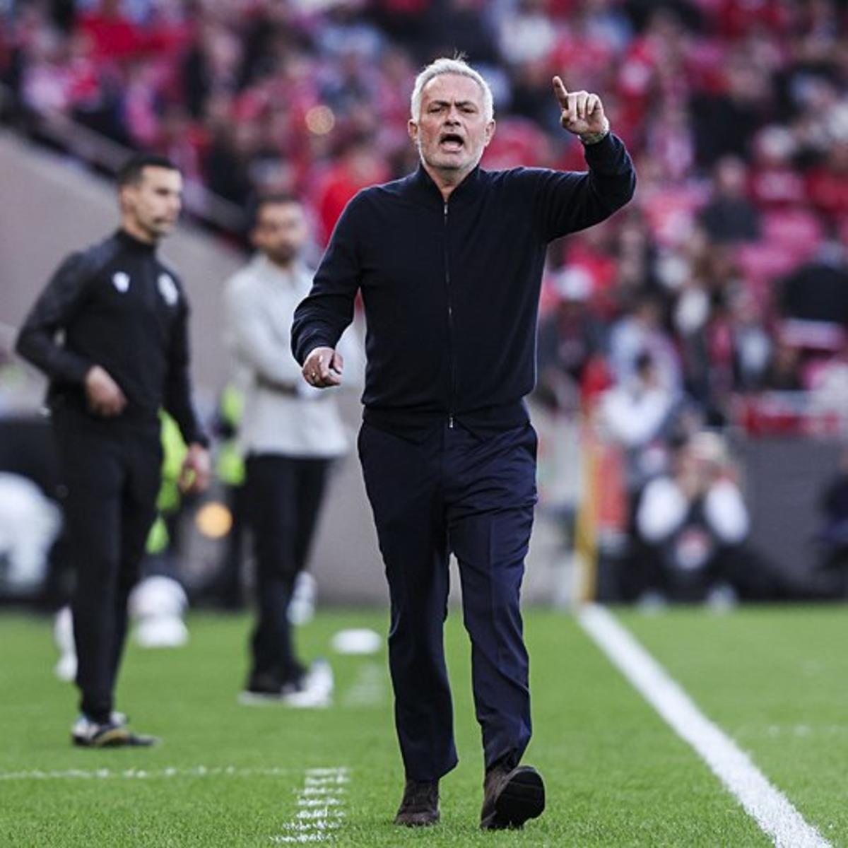 Benfica da Mourinho-Rafa Silva krizi:  Artık oynamalarını istemiyorum  1