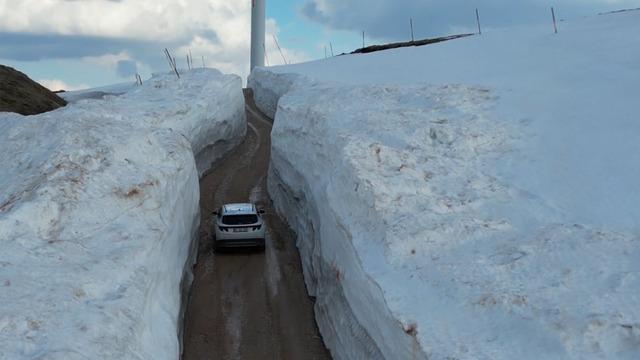 Bu görüntüler Tokat’tan! 6 metreyi bulan kar duvarları şaşkına çevirdi