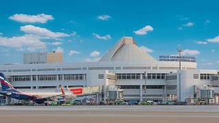 Yolcu sayısı yılın ilk aylarında 3 milyonu aştı! Antalya Havalimanı'nda yoğunluk