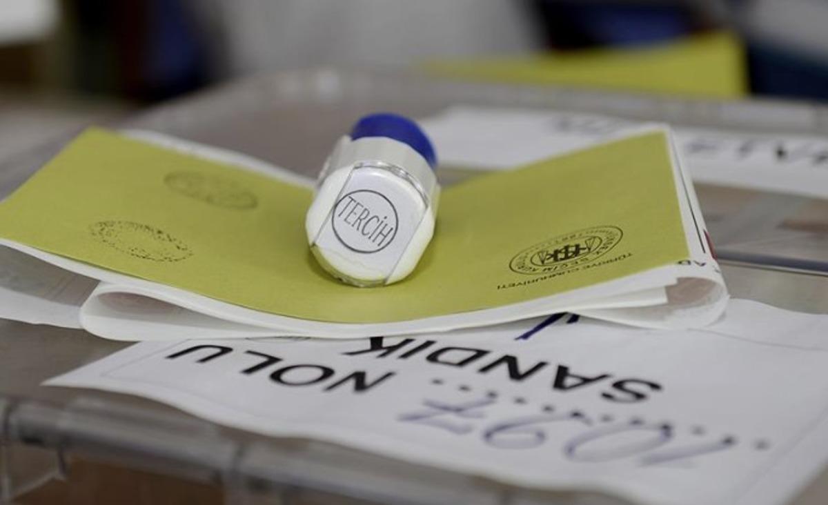 Son anket yayınlandı! Birinci partiyle ikinci parti arasında dikkat çeken fark 1