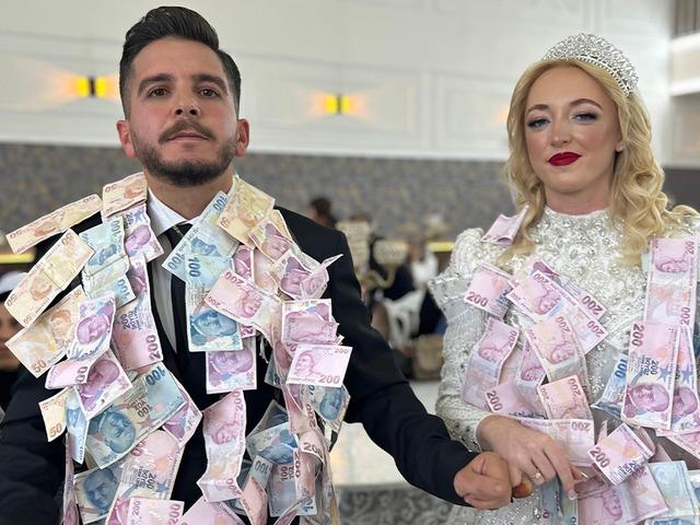 İsko&ccedil;yalı geline Van usul&uuml; d&uuml;ğ&uuml;n! "K&uuml;lt&uuml;r&uuml;m&uuml;z&uuml; sevdiler"