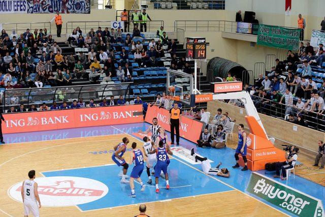 Sakarya Büyükşehir Basketbol-Anadolu Efes: 74-100 2