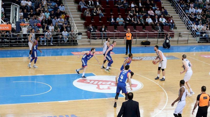 Sakarya Büyükşehir Basketbol-Anadolu Efes: 74-100
