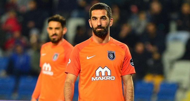 Galatasaray taraftarı Arda Turan'ı ıslıkladı G4