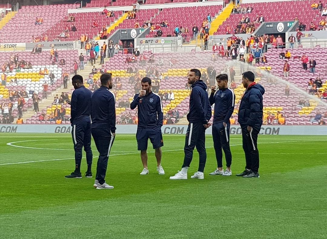 Galatasaray taraftarı Arda Turan'ı ıslıkladı