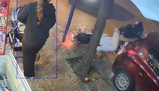 Motosiklet s&uuml;r&uuml;c&uuml;s&uuml;n&uuml;n &ouml;l&uuml;mden d&ouml;nd&uuml;ğ&uuml; kaza kamerada