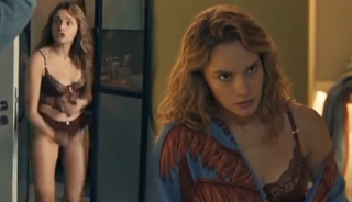 Cesur sahneleri g&uuml;ndemde! Sosyal medya ikiye b&ouml;l&uuml;nd&uuml;