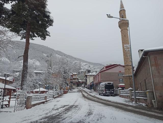 Posof ta kar yağışı nedeniyle yollar kapandı 6