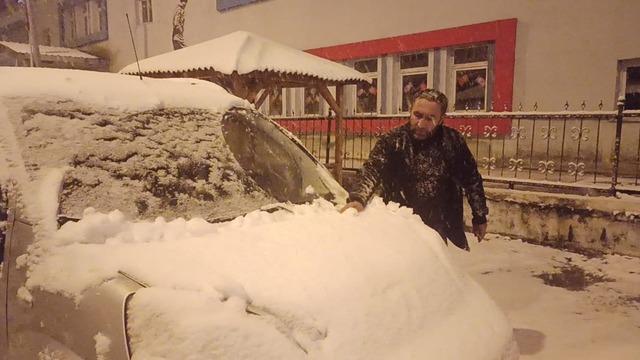 Posof ta kar yağışı nedeniyle yollar kapandı 5