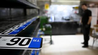 Plakalar için yeni karar Resmi Gazete'de: Ücretsiz değiştirilecek