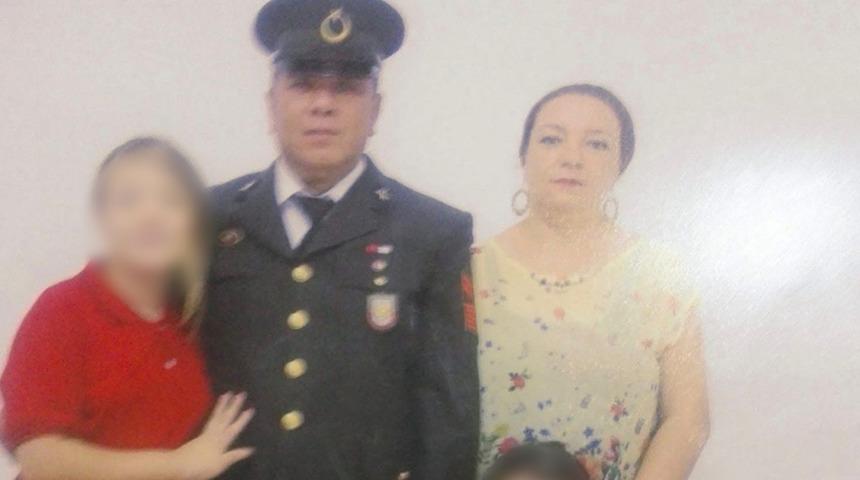 &Ccedil;enesinden vuruldu, ka&ccedil;ıp eliyle işaret etti! Evdeki katliamı yazarak anlattı