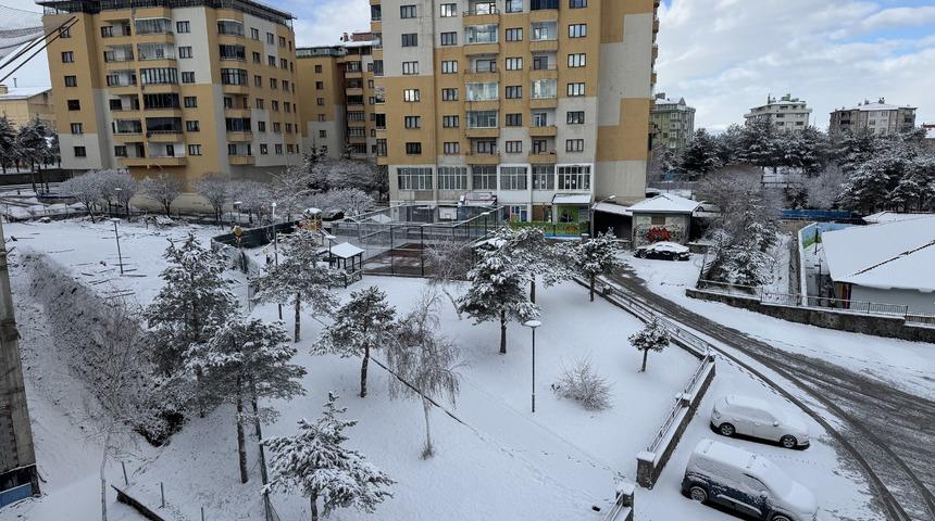 Erzurum, Ağrı ve Ardahan'da kar etkisini s&uuml;rd&uuml;r&uuml;yor