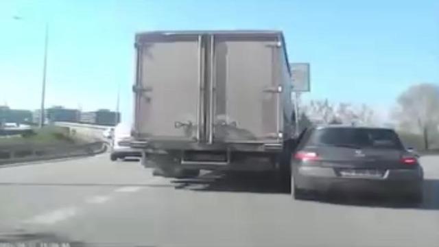 Bursa’da aynı noktada peş peşe kazalar