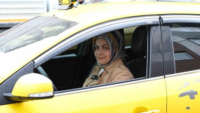 Rize&rsquo;nin kadın taksi şof&ouml;r&uuml; takdir g&ouml;r&uuml;yor 4