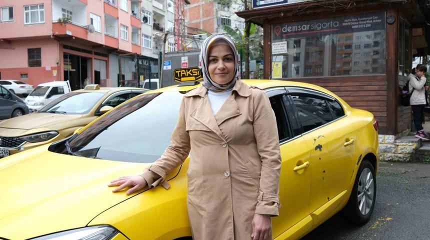 Rize&rsquo;nin kadın taksi şof&ouml;r&uuml; takdir g&ouml;r&uuml;yor