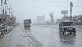 Van&rsquo;da 11 yerleşim yerinin yolu ulaşıma kapandı