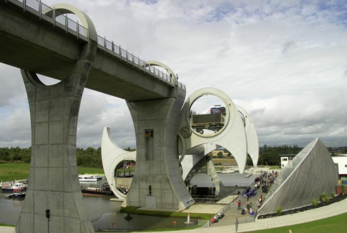 D&uuml;nyada tek! 1 g&uuml;nl&uuml;k yolculuğu 4 dakikaya indiriyor 2