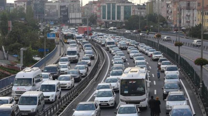 İstanbullular dikkat! Bug&uuml;n bu yollar trafiğe kapalı