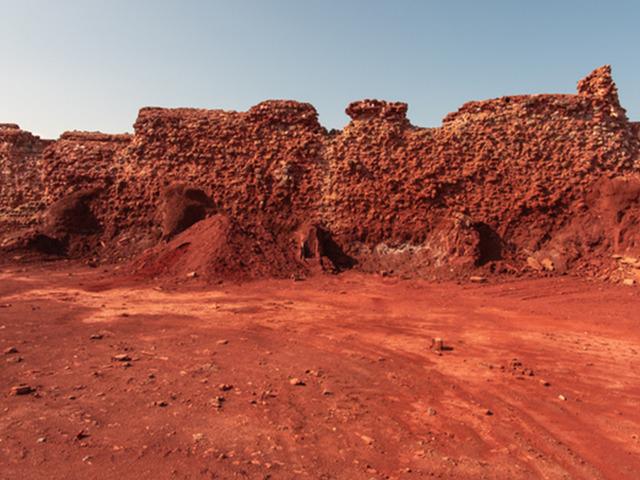 D&uuml;nyanın en renkli adası: Toprağından baharat yapılıyor!