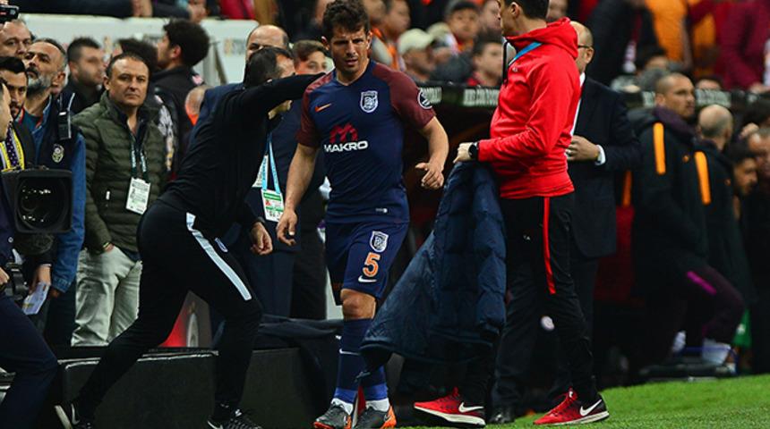 Aziz &Uuml;stel: Emre Bel&ouml;zoğlu'nu nezaretten kurtardığıma yanarım