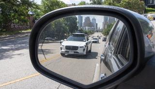 S&uuml;r&uuml;c&uuml;s&uuml;z ara&ccedil;ların trafiğe &ccedil;ıktığı ABD'de 'anne &ouml;rdek' krizi