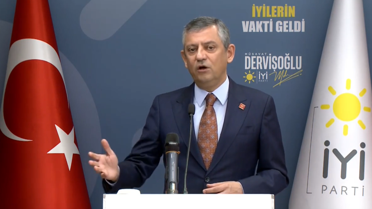 Özgür Özel'den Bursa'daki seçime sert tepki! "Kime ders verecekler görün bakalım"