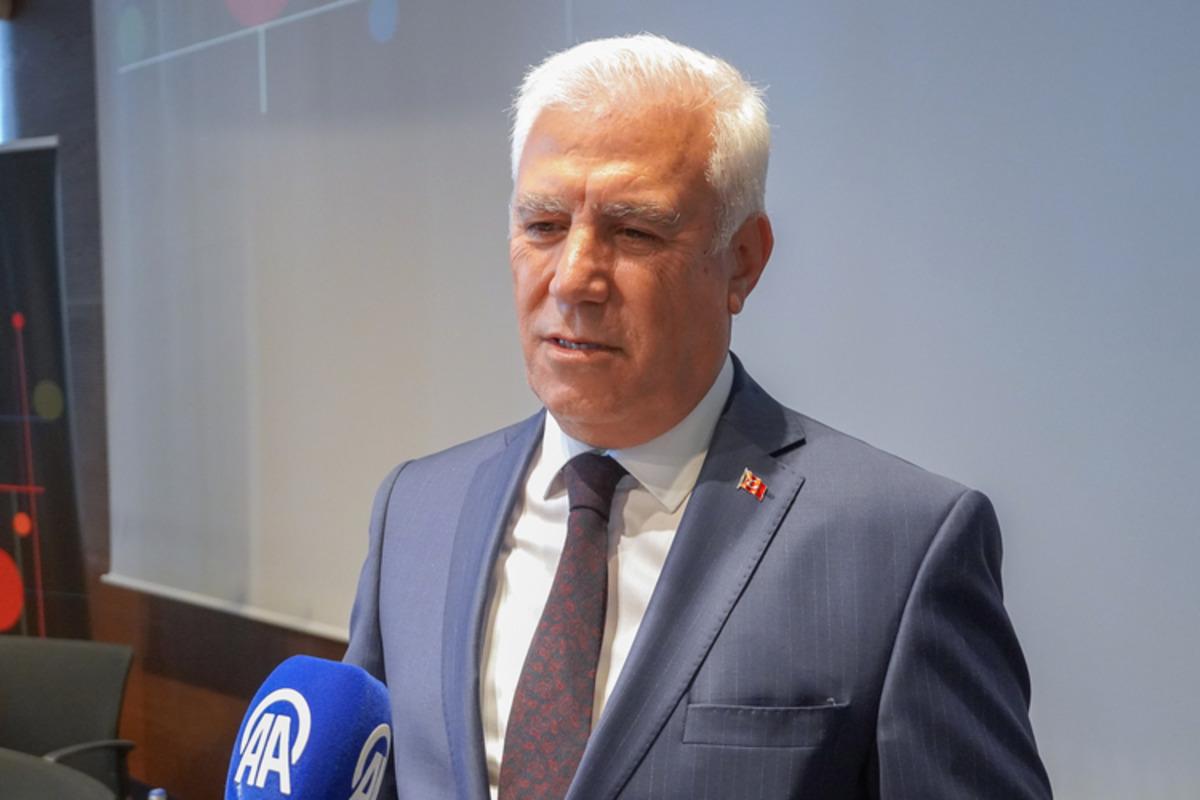 &Ouml;zg&uuml;r &Ouml;zel den Bursa daki se&ccedil;ime sert tepki! "Kime ders verecekler g&ouml;r&uuml;n bakalım" 3