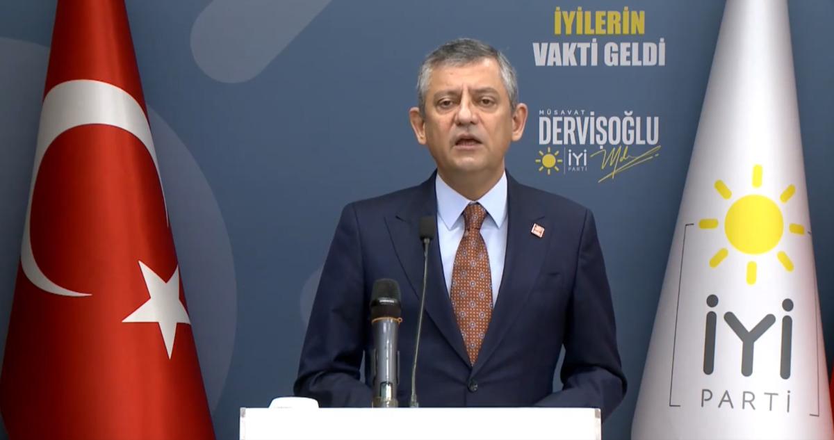 &Ouml;zg&uuml;r &Ouml;zel den Bursa daki se&ccedil;ime sert tepki! "Kime ders verecekler g&ouml;r&uuml;n bakalım" 1