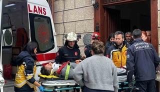 Antalya&rsquo;da depoya inmek isterken d&uuml;şen gen&ccedil; yaralandı