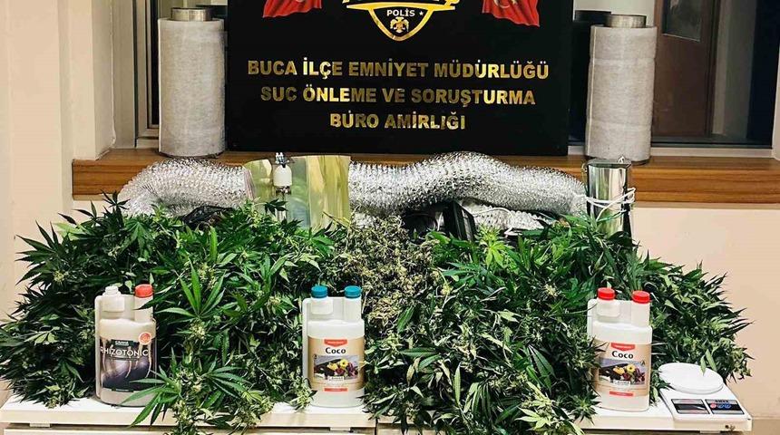 İzmir&rsquo;de uyuşturucu operasyonu