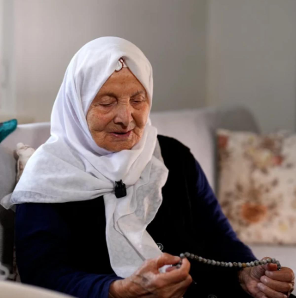 "Her okuduğum evlenir" diyen 115 yaşındaki Fatma Teyze g&uuml;ndem oldu: 75 yıldır cinler benimle 2