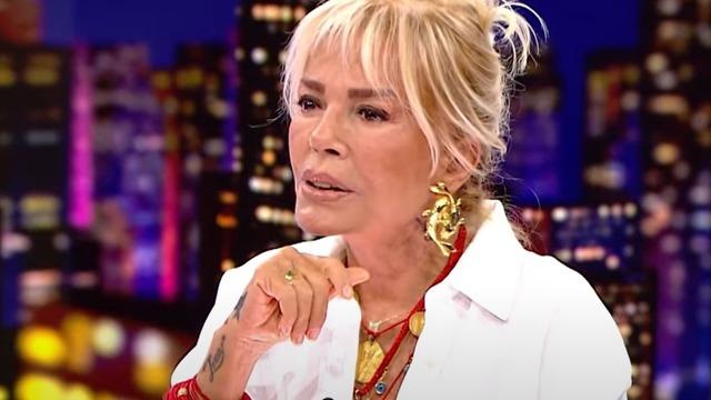 Akciğer kanseriyle mücadele ediyordu! Semiramis Pekkan peruğunu çıkardı