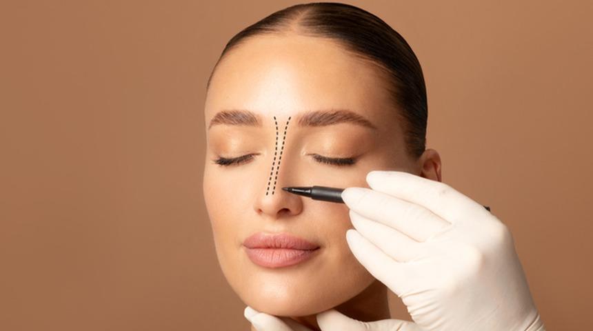 Yeni d&ouml;nemin şifresi: Fl&ouml;rt s&uuml;resi uzadı, estetik yarışı başladı!