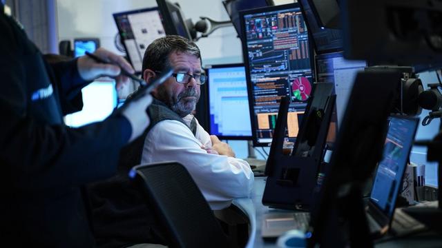 New York borsası karışık seyirle açıldı