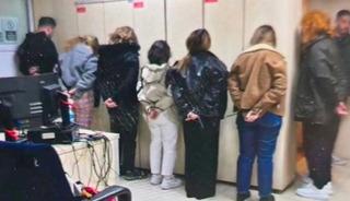 Polislerle dalga ge&ccedil;en ş&uuml;pheli tutuklandı 7 kişi serbest bırakıldı