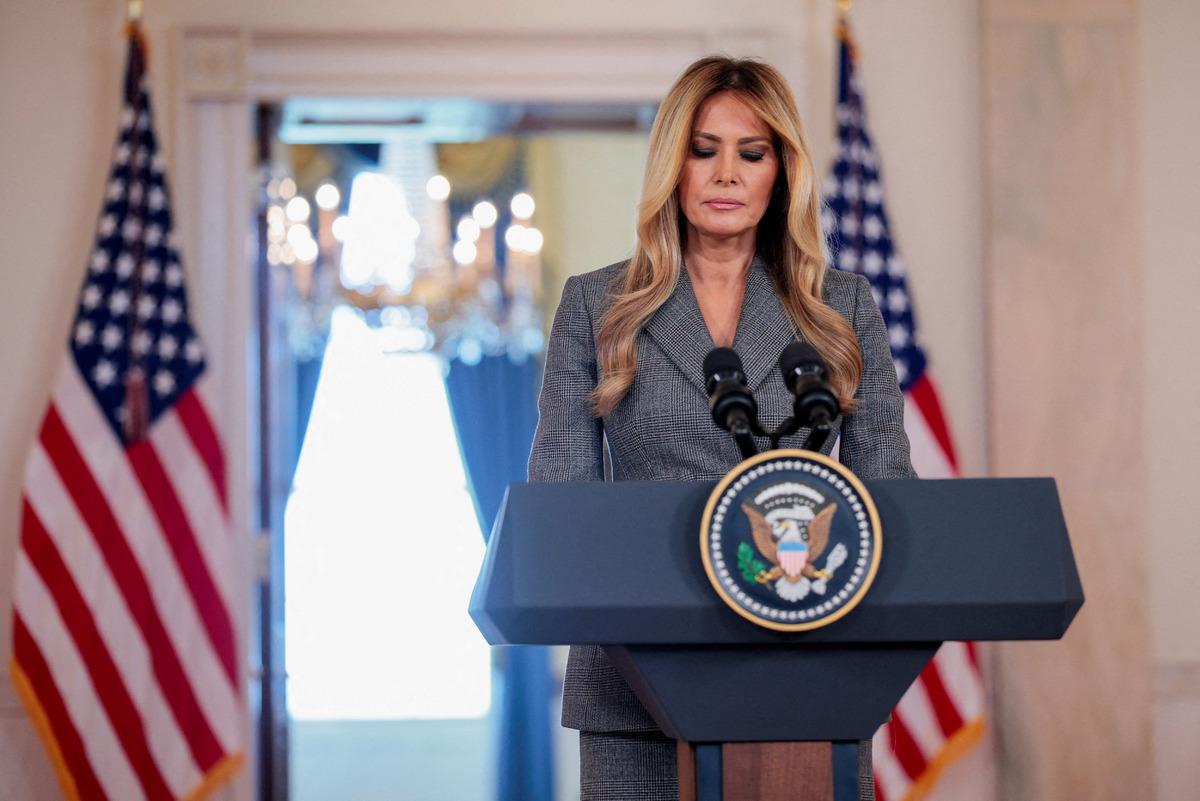 Beyaz Saray da kameralar karşına geçti! Melania Trump tan Epstein açıklaması 2