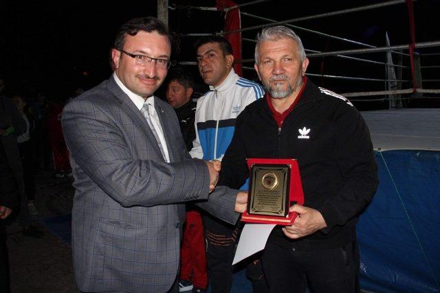 Kick Boks Bahar Turnuvası&rsquo;nda şampiyon Bursa İneg&ouml;l Şekerspor Kul&uuml;b&uuml; 1