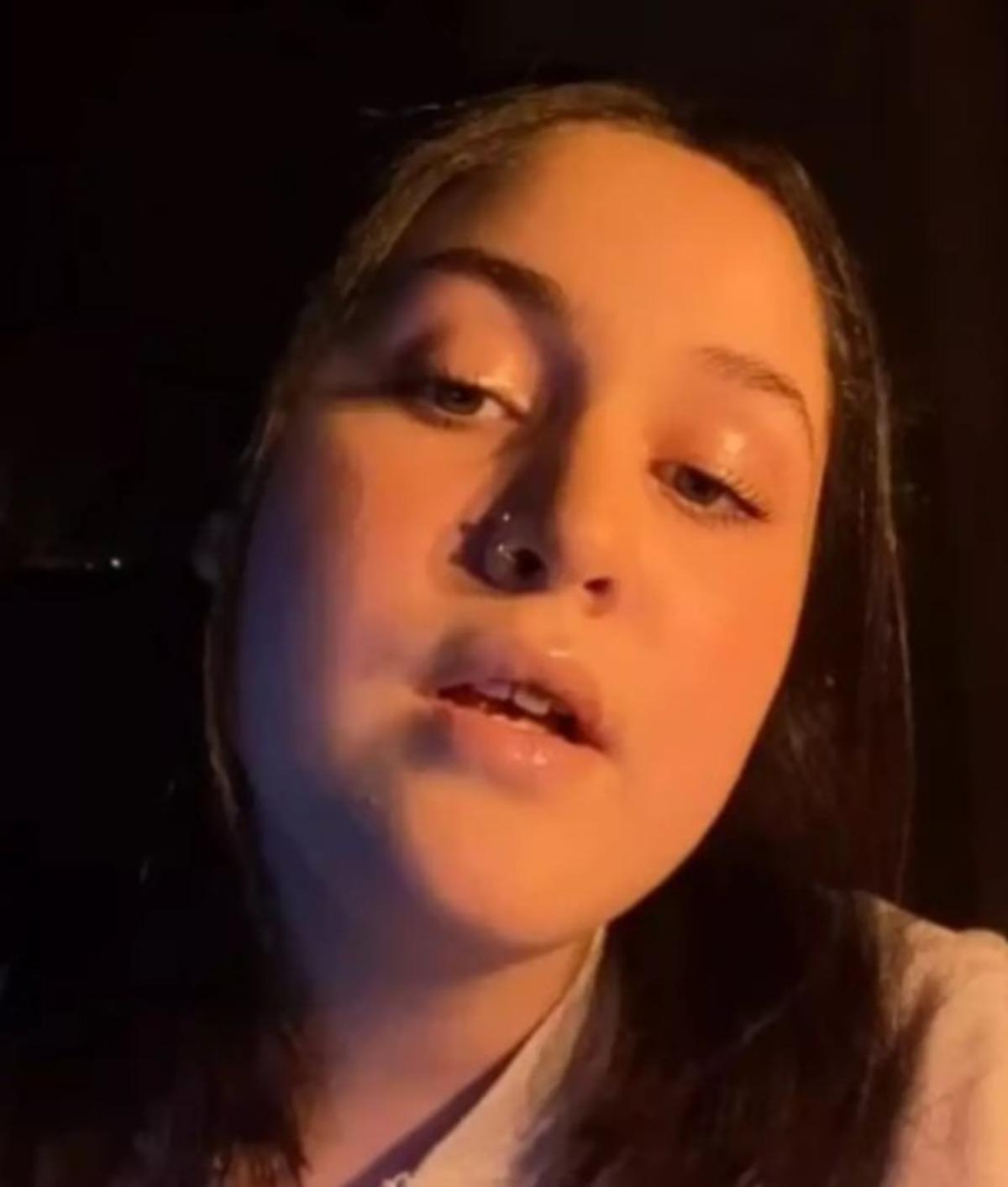 H&uuml;sn&uuml; Şenlendirici nin kızı g&uuml;zelliğiyle mest etti! Verdiği kilolar dikkat &ccedil;ekti 1