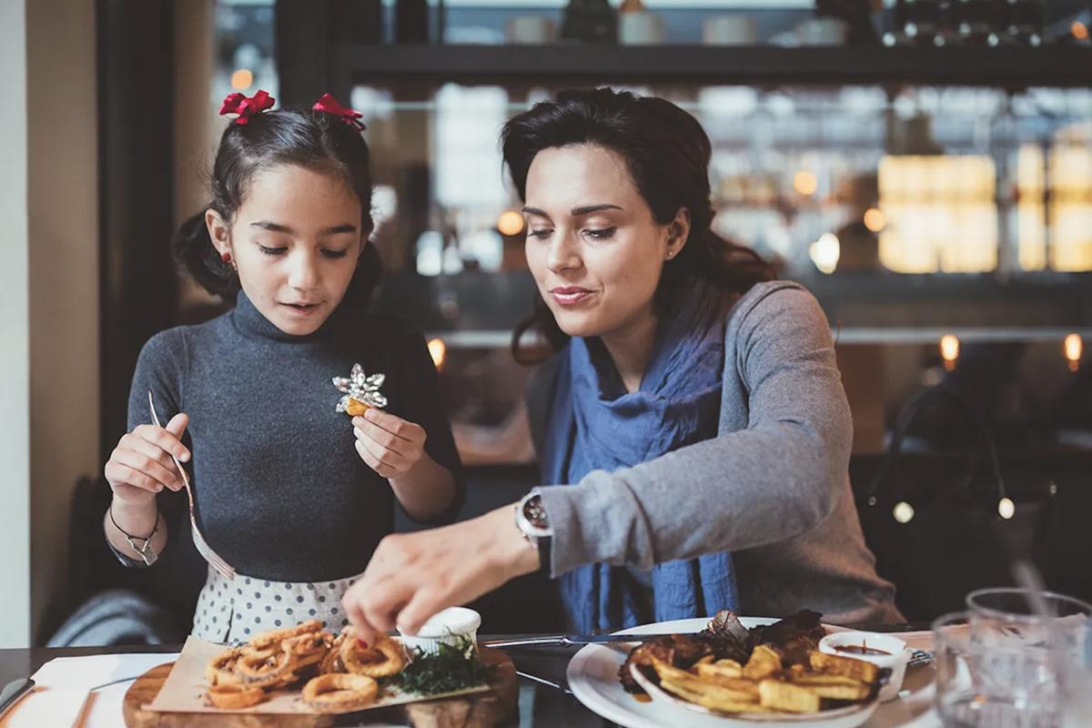 Annesini mutlu etmek isteyen her evladın Anneler G&uuml;n&uuml; nde yapabileceği 10 s&uuml;rpriz 10
