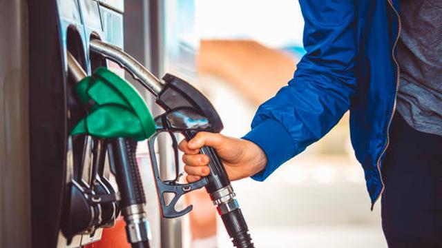 Benzin ve motorin cep yakıyor! Avrupa'da fiyatlar zirvede