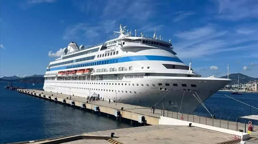 Kruvaziyer yolcu sayısı martta son 16 yılın en y&uuml;ksek seviyesine ulaştı