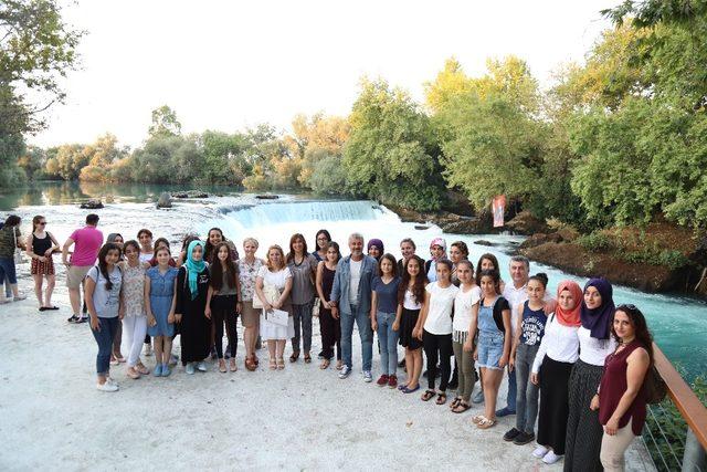 Manavgat’ta “Haydi Kızlar Kampa” projesi