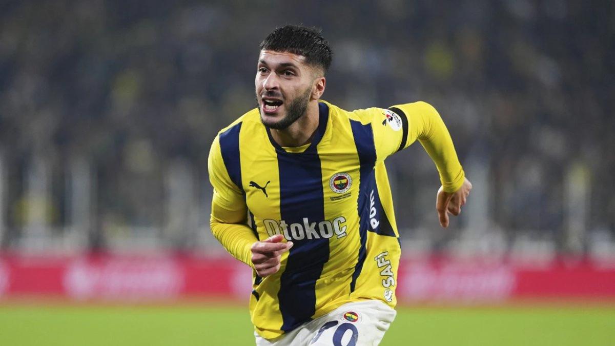 Fenerbah&ccedil;e de istenmeyen adam ilan edildi: Kendine kul&uuml;p bul! 2